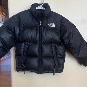 Northface 600 puffer coat. Great shape.Awesome coat!One small blemish. See pics.
